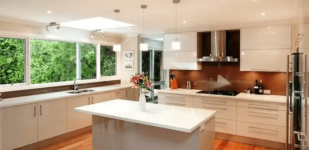 Kitchen cabinet refacing and remodel results in a modern kitchen in Green Bay, WI